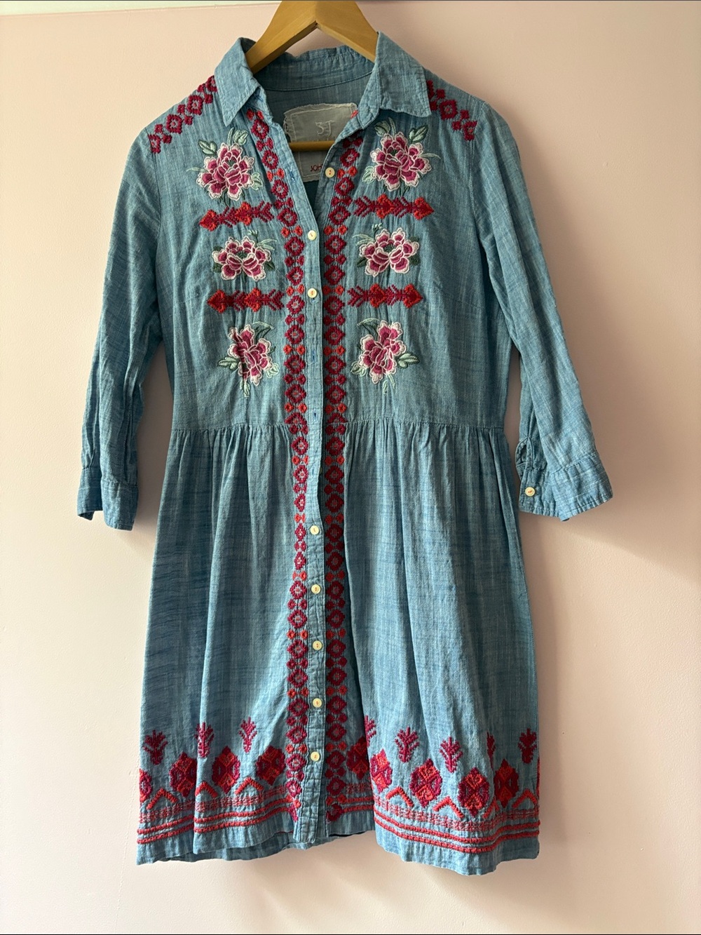 Johnny Was Chambray Dress with Red and Pink Floral Embroidery 3J workshop S